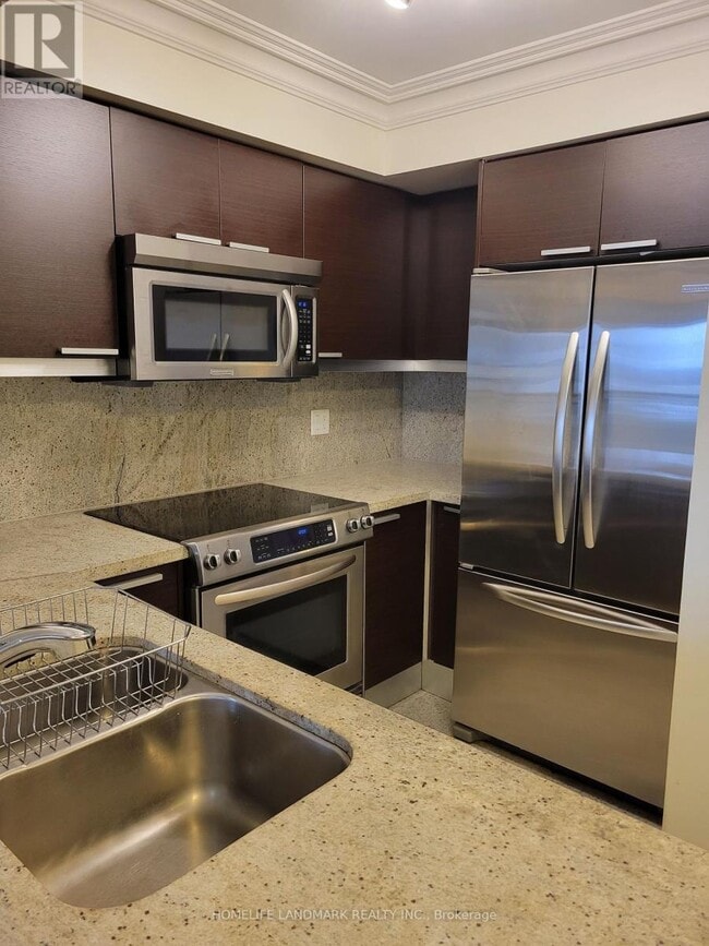 Photo du bâtiment - 650-650 Sheppard Ave E