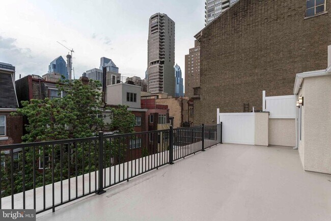 Building Photo - 2023-25 Rittenhouse Square