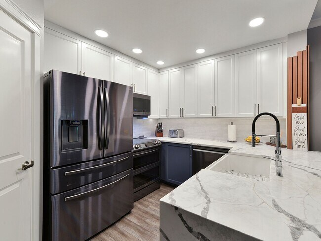 Foto del edificio - Jacob's Creek Condo Fully Remodeled  1345 ...