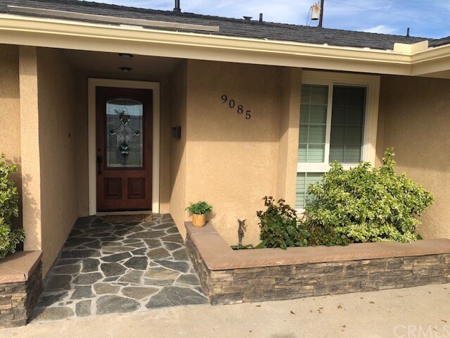 Building Photo - 9085 La Luna Ave