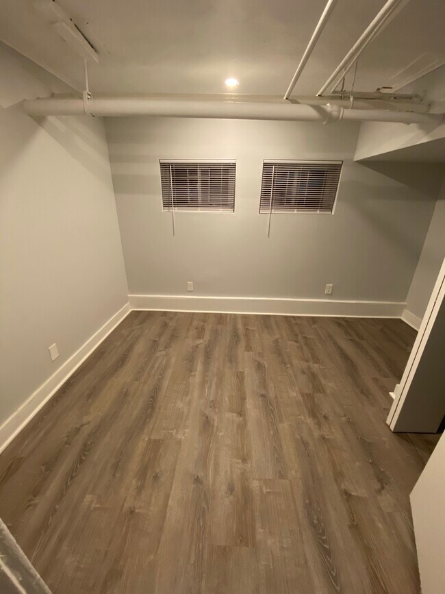 Building Photo - 1504 Commonwealth Ave