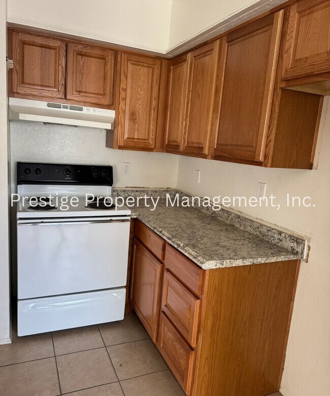 Building Photo - 2235