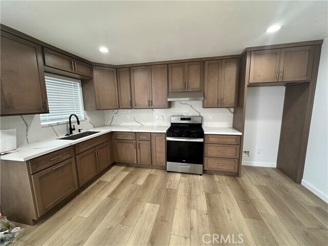Foto del edificio - 1318 W 131st St