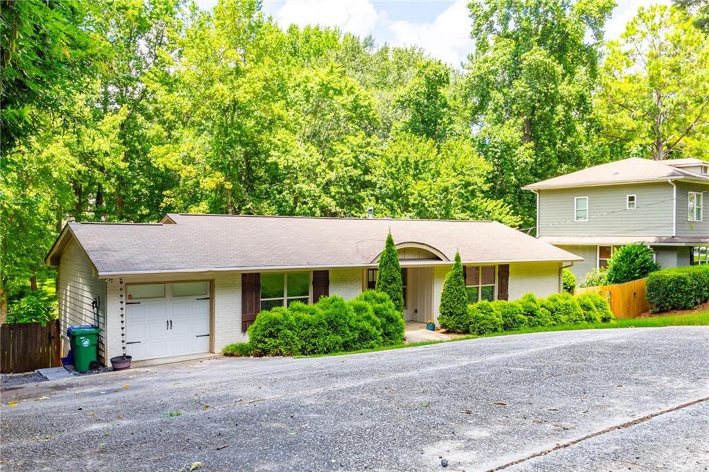 Foto principal - 3014 Skyland Dr NE