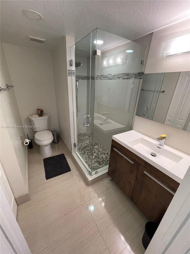 Foto del edificio - 10904 NW 67th St