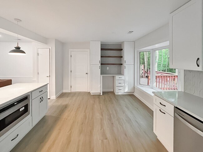 Building Photo - COMING SOON! Gorgeous Cape-Cod SFH w/4 Bed...