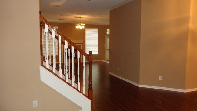 Building Photo - Beautiful 5br/3ba Arlington home with lots of upgrades! Pets are owner approval, fees apply. Carp...