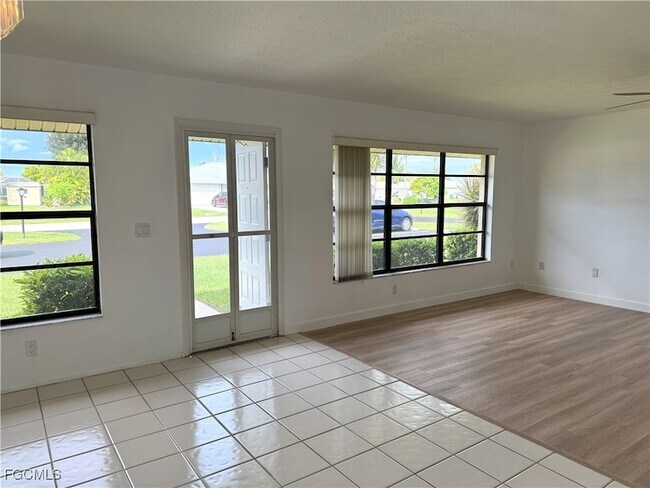 Foto del edificio - 3923 SE 11th Ave