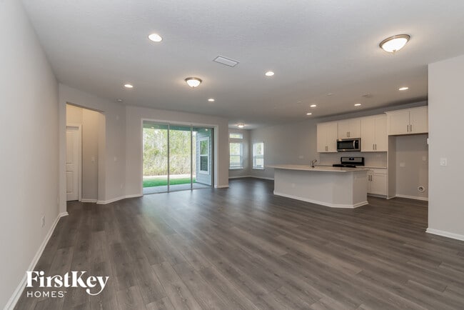 Building Photo - 2801 Copperwood Ave