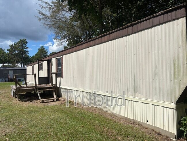Foto del edificio - 13 Somerset Dr