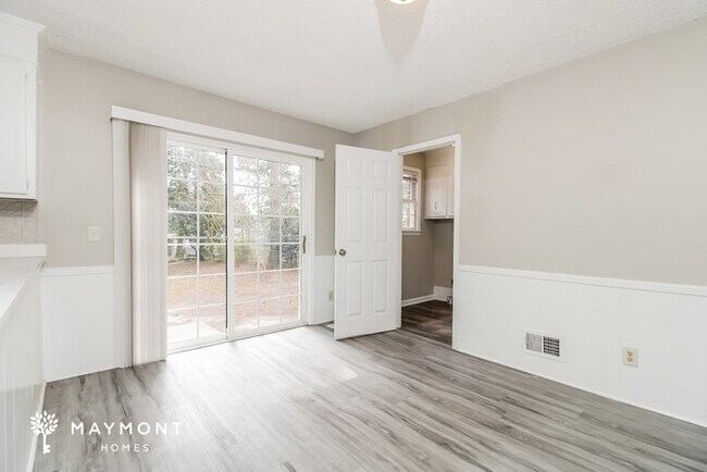 Foto del edificio - 301 Maid Stone Rd