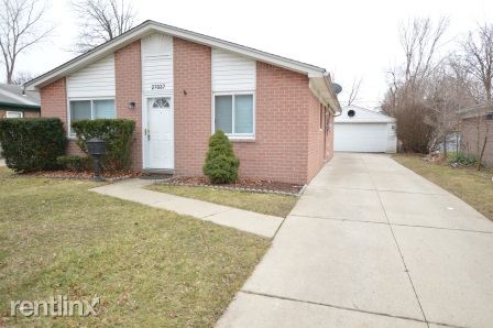 Primary Photo - 27037 Avalon St