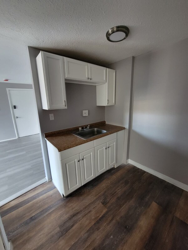 Foto del edificio - 13444 Euclid Ave