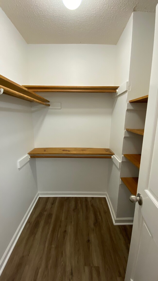 Master CLoset - 6025 Sand Wedge Cir NW