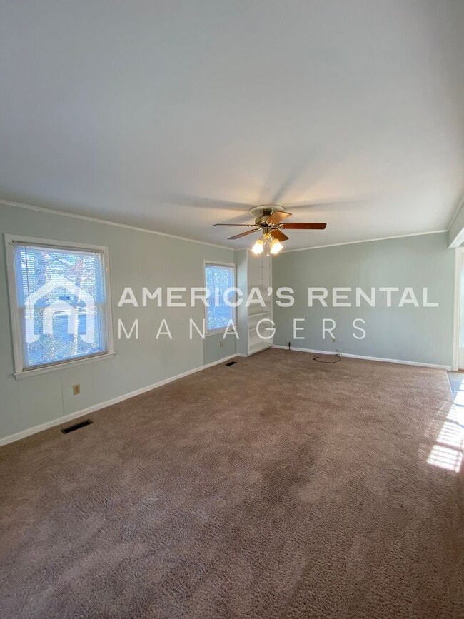 Building Photo - Beautiful Home in Birmingham, AL!!! Availa...