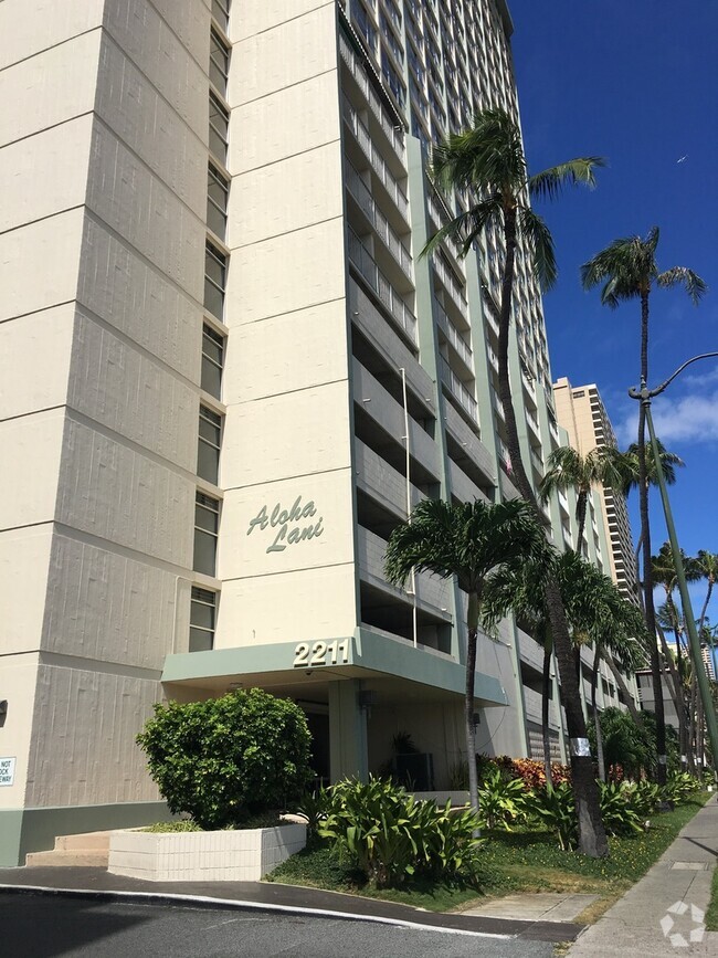 Building Photo - 2211 Ala Wai Blvd