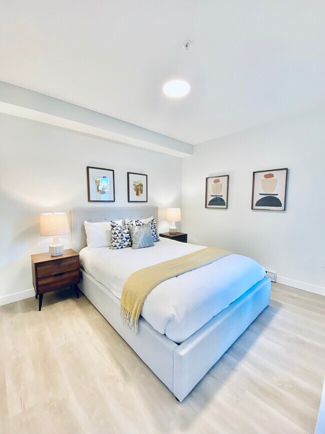 Photo du bâtiment - 1717 13th Av E