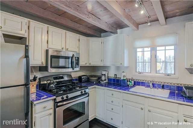 Building Photo - 612 1/2 Old Santa Fe Trl
