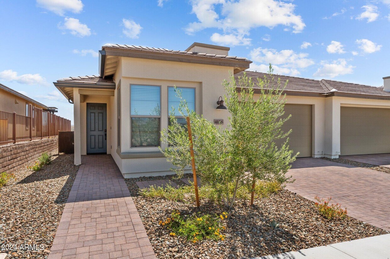 Foto principal - 4156 Prairie Schooner Rd