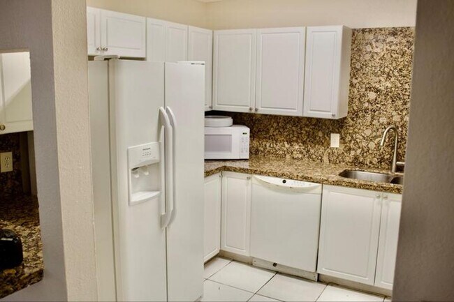 Foto del edificio - 10851 NW 45th St