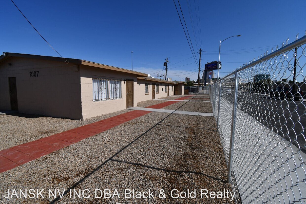 Primary Photo - 3 br, 1 bath House - 1007 C Street Unit 1