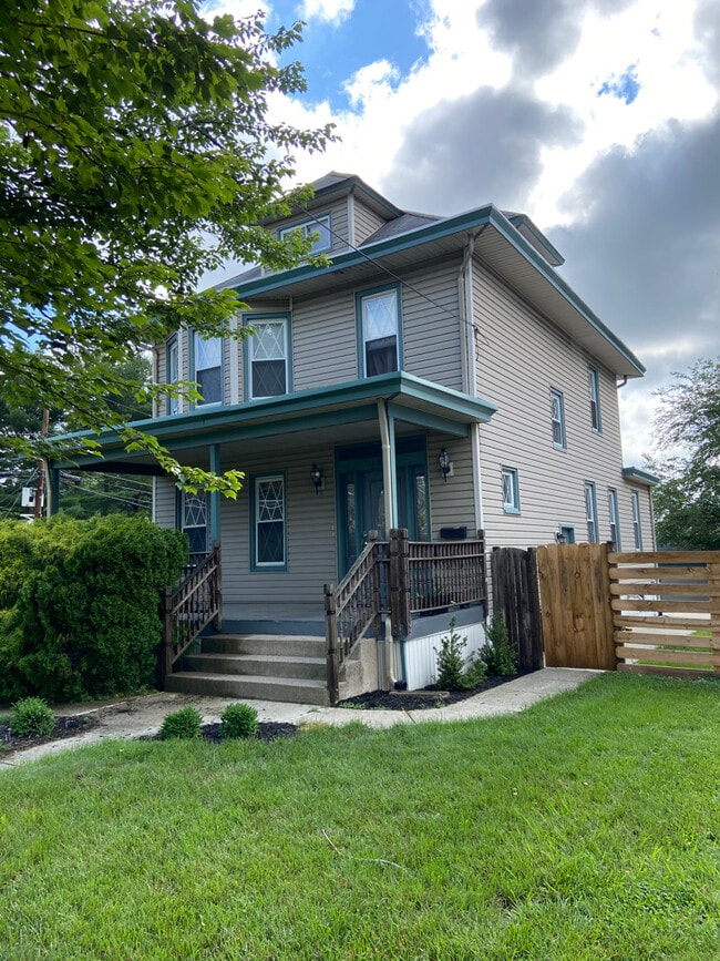 Building Photo - 125 White Horse Ave