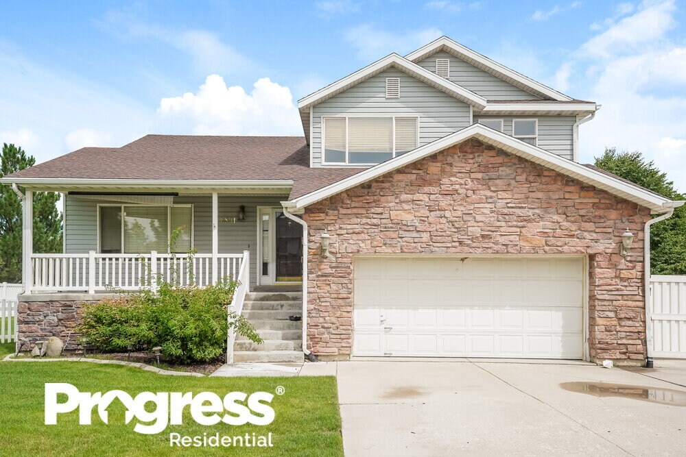 Foto principal - 8831 Deep Creek Dr