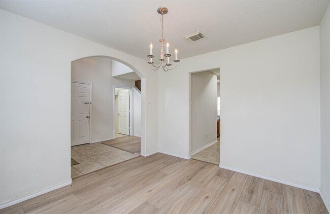 Building Photo - 12026 Parkers Hideaway Dr