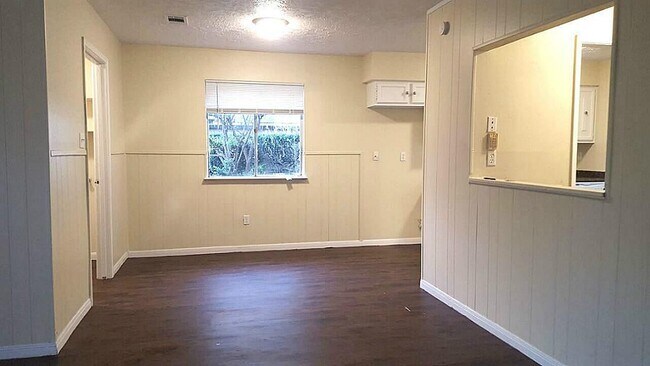 Building Photo - 12427 Fairpoint Dr