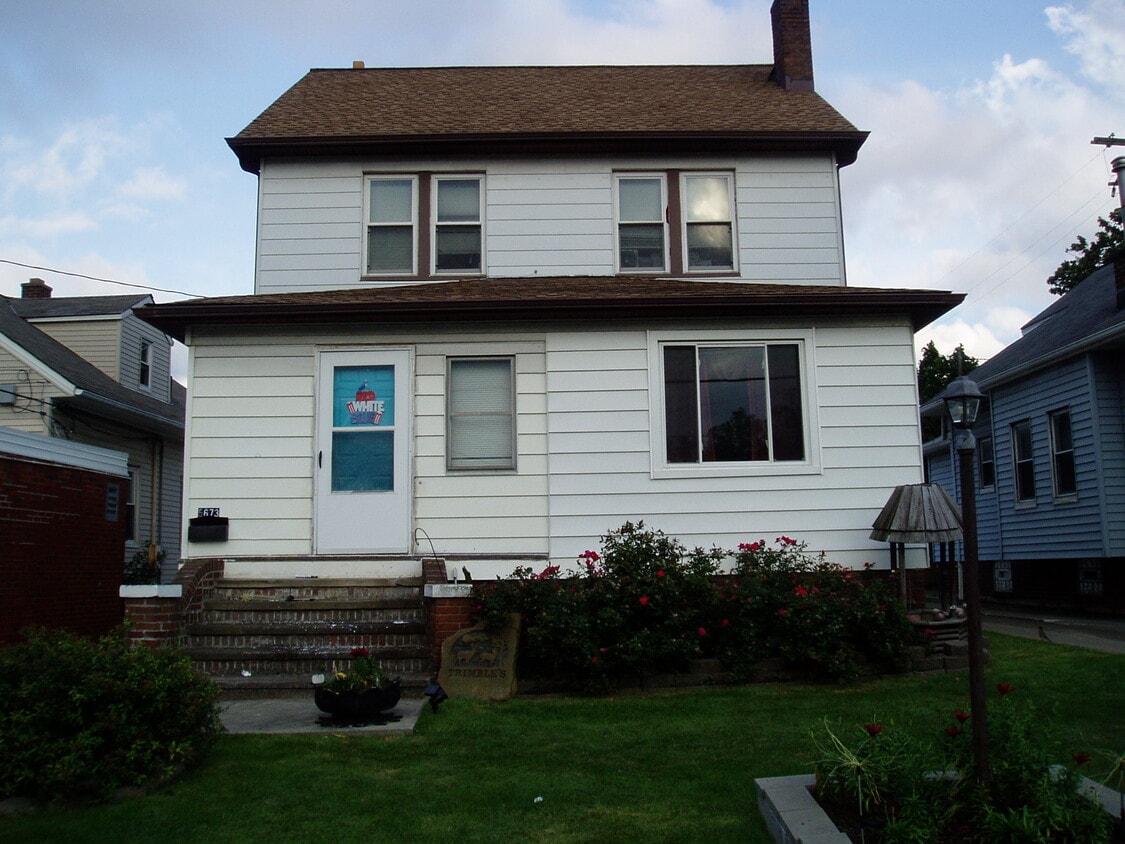 5673 Pearl Rd, Parma, OH 44129 House Rental in Parma, OH