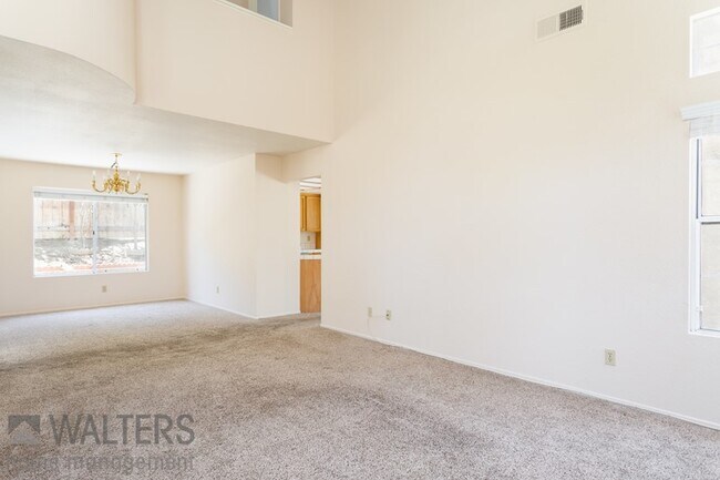 Building Photo - 14232 Carmel Ridge Rd