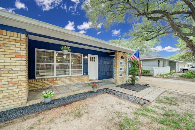 Foto del edificio - 5013 Verdome Ln