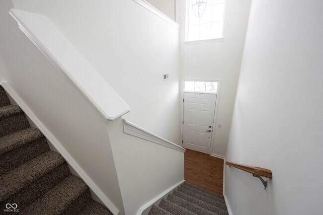 Foto del edificio - 9009 Mercer Dr