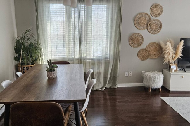 Photo du bâtiment - 501 Ch McConnell