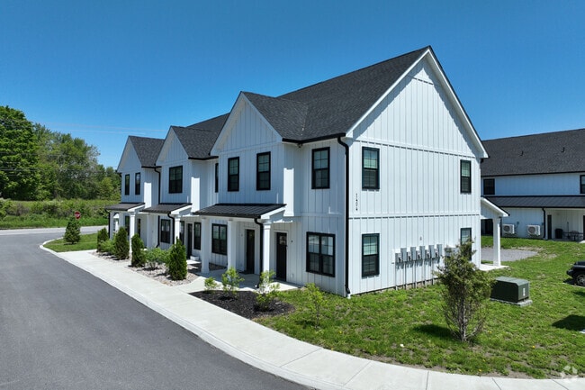 Building Photo - Birchwood Commons