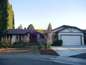 Building Photo - 1216 Genesee Ct