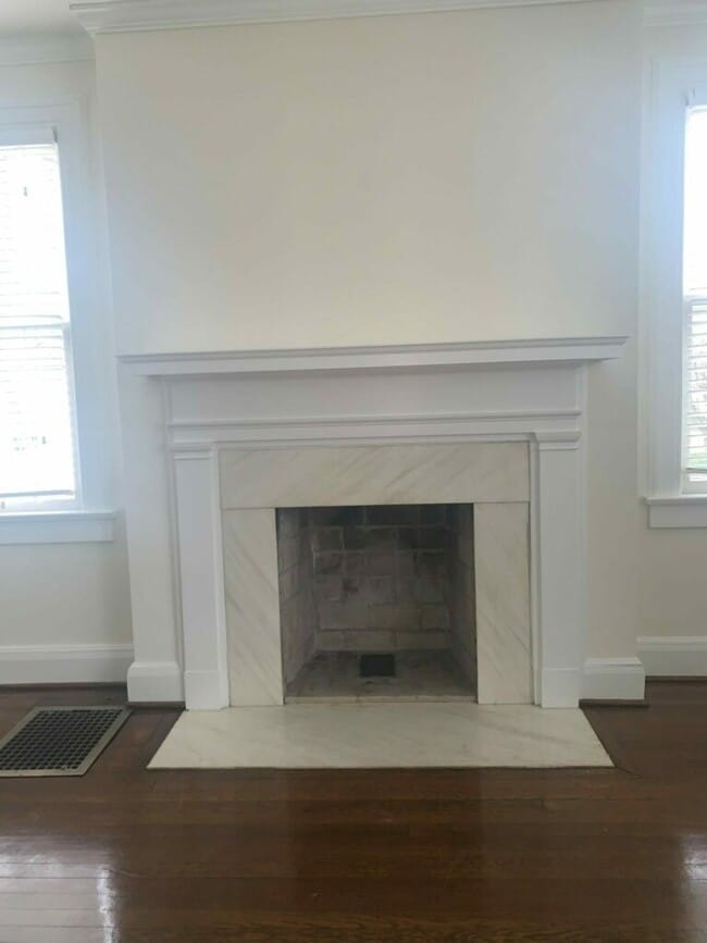 Building Photo - 347 S Drexel Ave