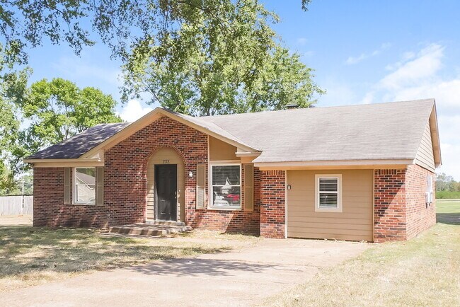 Foto del edificio - 732 Charter Oak Dr