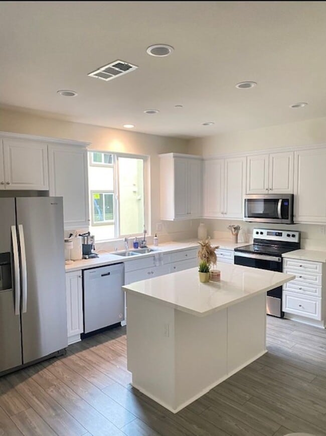 Building Photo - 2 Bed Townhouse in San Marcos