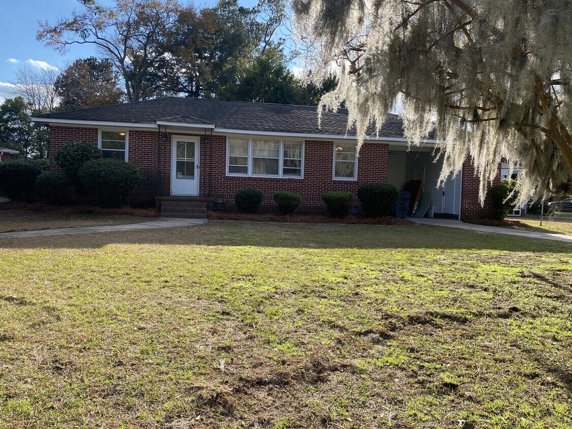 Foto principal - 5015 Lancaster St