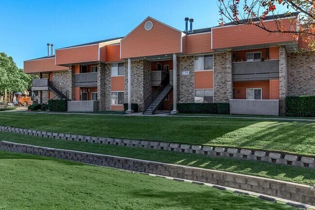 Foto del edificio - 1301 Park Pl Blvd