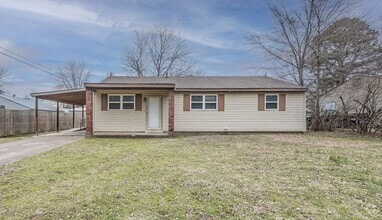 Building Photo - 2215 Sutton Dr