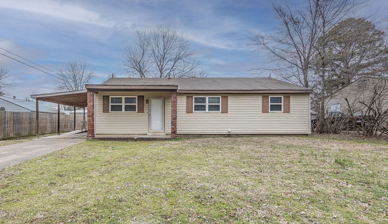 Primary Photo - 2215 Sutton-Move in ready!