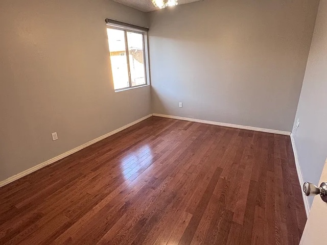 Foto del edificio - 8111 Canby Ave