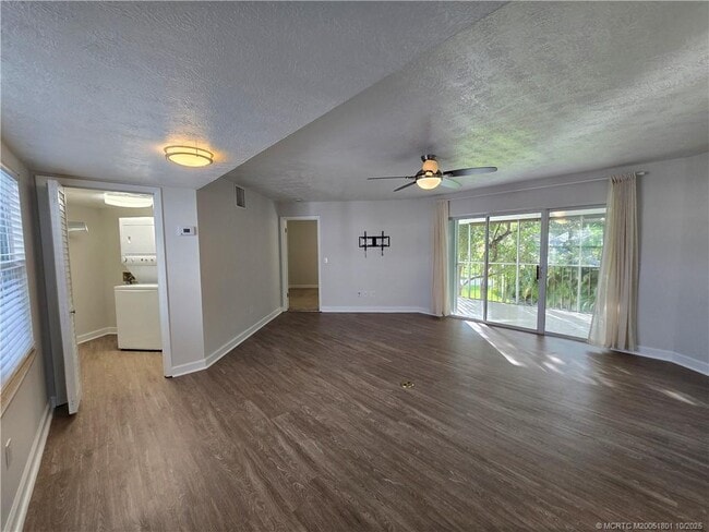 Foto del edificio - 3206 SE Aster Ln