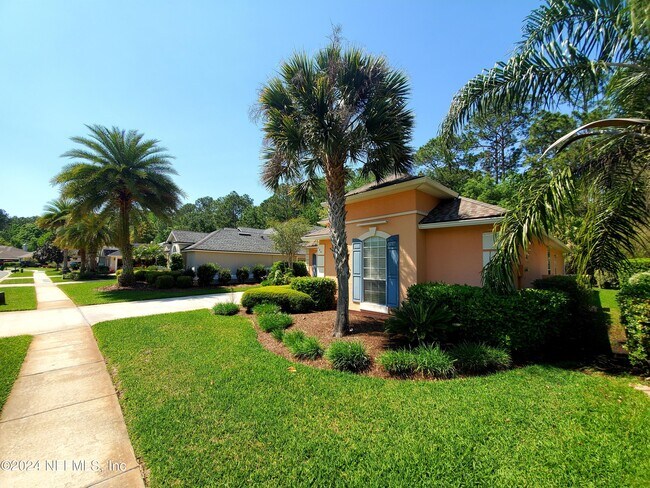 Foto del edificio - 184 Edge of Woods Rd