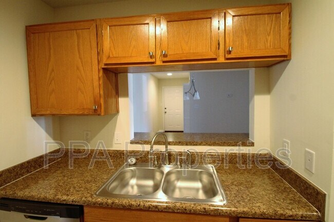 Building Photo - 600 Audubon Lake Dr