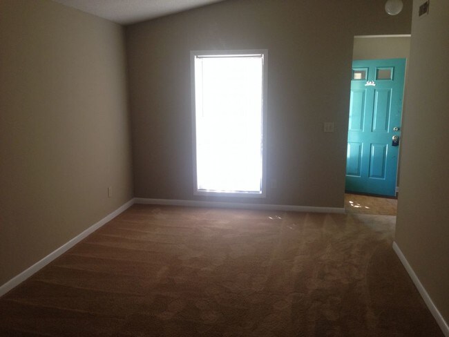 Building Photo - 3211 Twin Brooks Dr