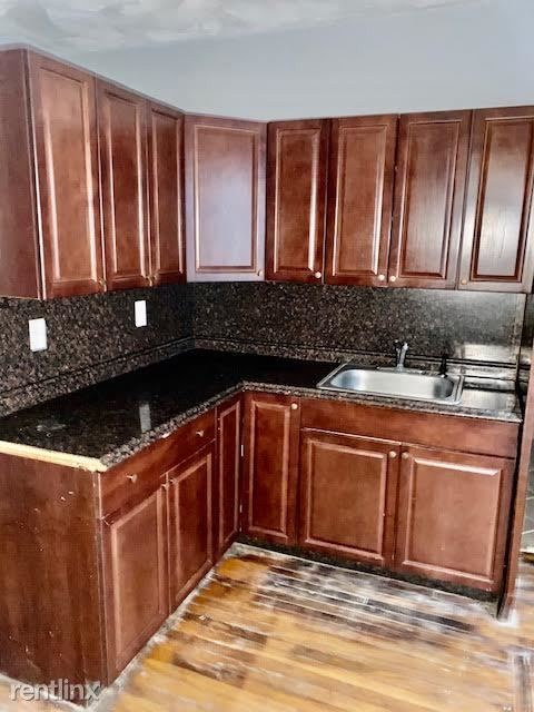 3 br, 2 bath - 52 Adeline St Unit 1 - 3 br, 2 bath  - 52 Adeline St Unit 1