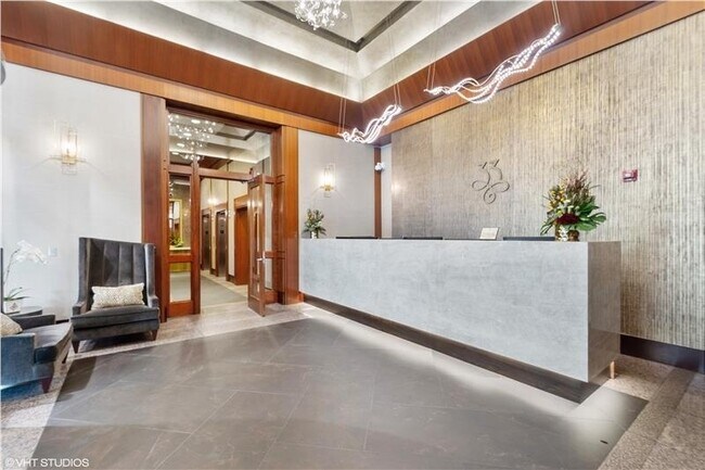 Foto del edificio - 33 W Ontario St
